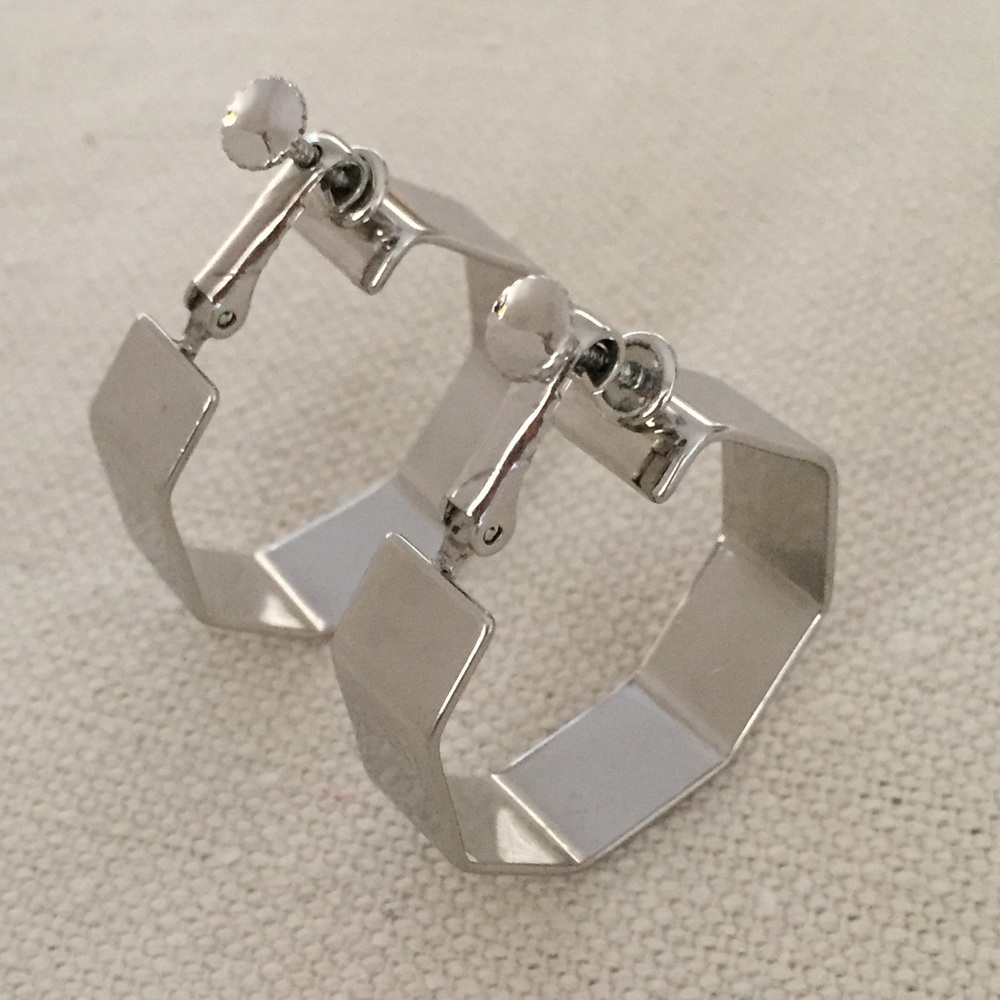 Vintage Wide Hexagon Silver Tone Hoop Earrings With Adjustable Screw/Back Levers